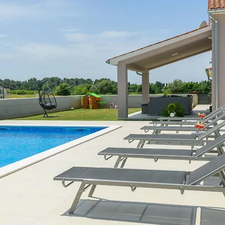 Holiday home Ana